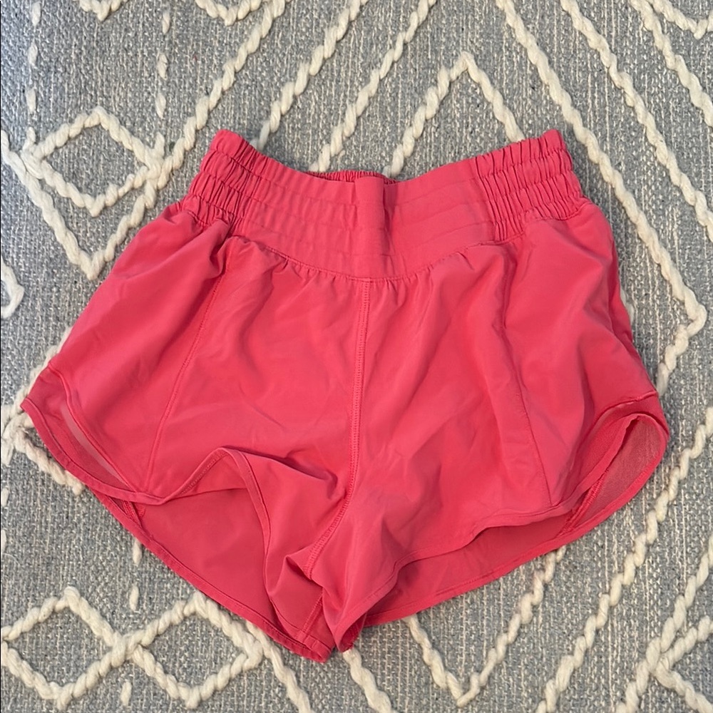 Lululemon Hotty Hot high rises lined shorts 2.5”